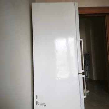 Bosch Buzdolabında Göçük Ve Dalgalı Yüzey, Değişim Talebi