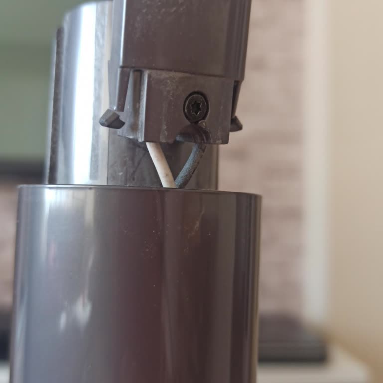 Dyson V15 Detect Süpürge Boru Bağlantı Tırnakları Kırıldı Garanti Dışı Reddi