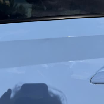 Hyundai Motor Servisinde Yıkama Sırasında Araca Göçük Ve Çizik Oluştu