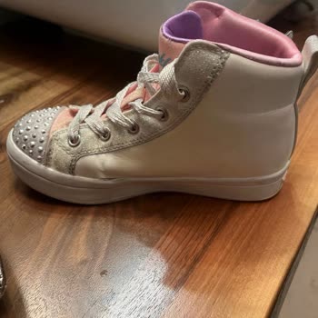 Skechers Ayak Kokusuna Ve Açılmalara Karşı Ayıplı Ürün Şikayeti Ve İade Talebi