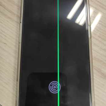 Realme GT2 Pro Ekranında Beliren Yeşil Çizgi İçin Ücretsiz Değişim Talebi