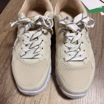 Az Kullanımda Hummel Cross Lite Ayakkabının Suni Deri Kaplamasının Soyulması Ve Garanti Kapsamında Değişim Talebi