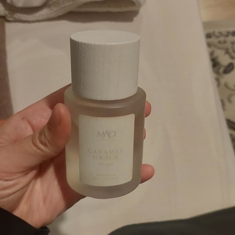 Deneme Kokusu İle Satın Alınan Parfüm Farklı Çıktı, İade Ve Değişim Bilgilendirmesi Yok