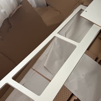 IKEA Hemnes Divanda Kırık Parça İçin Ücretsiz Değişim Talebi