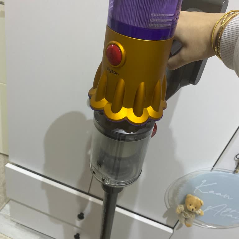 Dyson V12 Süpürge Otomatik Kapanıyor: Yüksek Servis Ücreti İtirazı