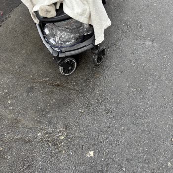 Prego Aria Plus Bebek Arabasının Ön Tekerlekleri Ters Dönüyor Ve Güvenlik Riski