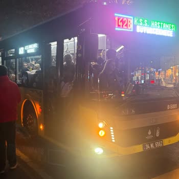 Esenyurt 142B Hattında Aşırı Dolu Otobüsler Ve Uzun Bekleme Süreleri