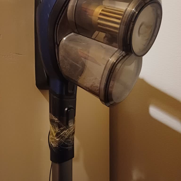 Philips 8000 Series Dikey Süpürge Başlığı Aniden Kırıldı, Garanti Kapsamında Ücretsiz Onarım Talep Ediyorum
