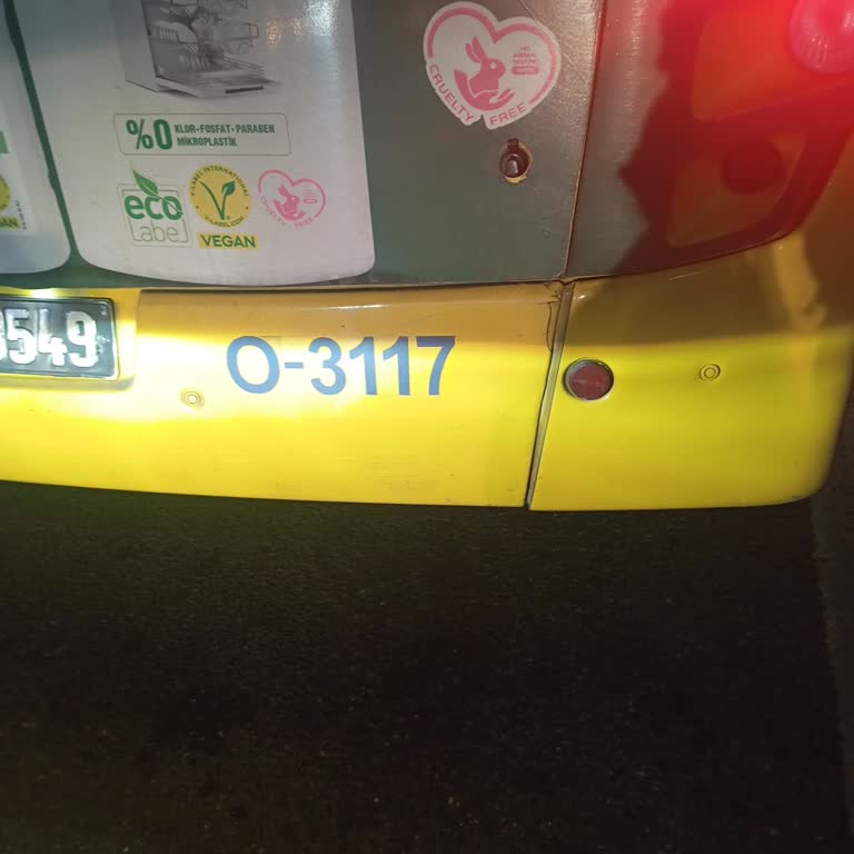 İETT Otobüsünde Şoför Kapıyı Açmadan Geçti Yolcuları Mağdur Etti