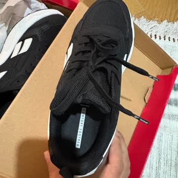 Reebok Ayakkabısında Şiddetli Yanma Ve Ayak Şişmesi Şikayeti