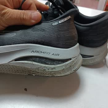Skechers Slip-Ins Arch Fit Air Ayakkabısında Boya Atması Ve Renk Değişikliği
