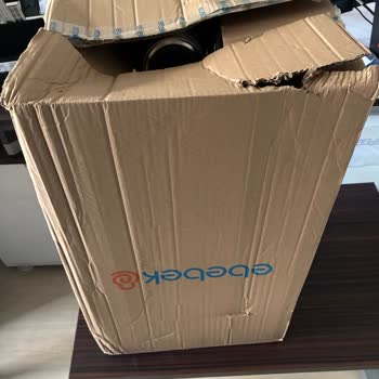 Hepsijet Kargo Ve Ebebek Paketleme Sürecinde Özensizlik Sonucu Açılmış Ve Yırtılmış Koli