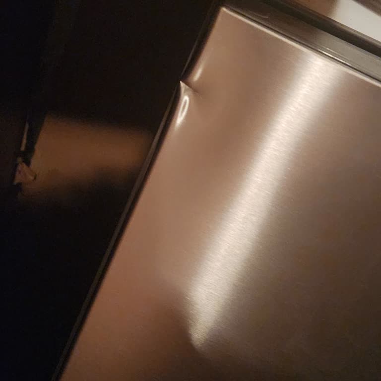 Siemens Hasarlı Buzdolabı Kapak Ücret Talebi ve Servis Mağaza Sorumluluk Çelişkisi