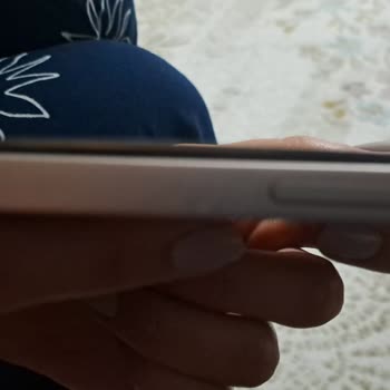 Batarya Şişmesi Nedeniyle İPhone 13 Güvenlik Riski Ve Ücretsiz Değişim Talebi