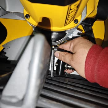 DeWalt Kesme Makinesindeki Hatalı Sıkıştırma Parçası Nedeniyle Bıçak Kırılması Ve Garanti İstemi