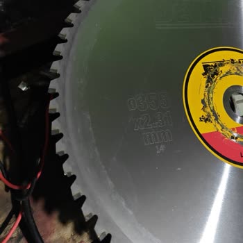 DeWalt Kesme Makinesindeki Hatalı Sıkıştırma Parçası Nedeniyle Bıçak Kırılması Ve Garanti İstemi