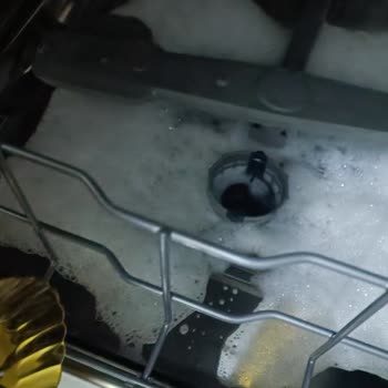 Arçelik Bulaşık Makinesinde Sürekli Köpürme Ve E01 Hatası, Değişim Makinesinde Motor Gürültüsü Ve Servis İhmaline Şikayet