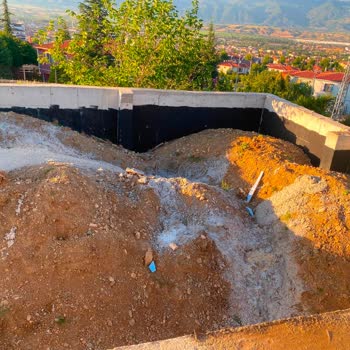 Erbaa Belediyesi Kaçak Duvar İnşaatını Durdurmadığı İçin Mülkiyet Haklarımız İhlal Edildi