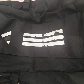 Adidas Çantada Dikiş Açılmaları Ve Logo Bozulması İçin Ürün Değişimi Talebi