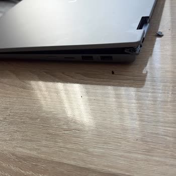 Lenovo Ideapad 5 2-in-1 Laptopta Menteşe Ve Kasa Kırıldı, Garanti Kapsamında Onarım Talebi