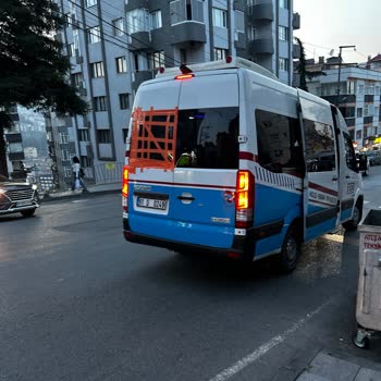 Şoförün Tehlikeli Ve Dikkatsiz Sürüşü Yolcuları Endişelendirdi