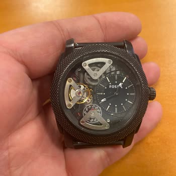Fossil Saatin Ücretli Tamirinde Parça Yok, Müşteri Mağdur