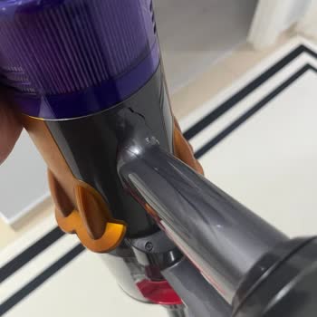 Dyson V12 Süpürge Gövde Çatlağı Garanti Kapsamına Alınmalı