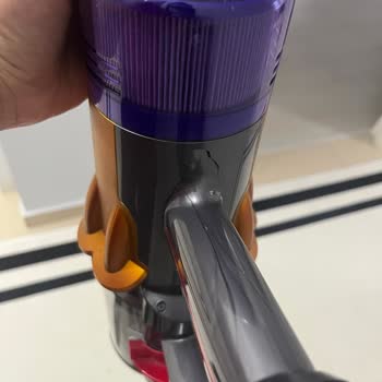 Dyson V12 Süpürge Gövde Çatlağı Garanti Kapsamına Alınmalı