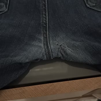 Kısa Sürede Yırtılan Kot Pantolon İçin Ücretsiz Değişim Talebi Ve Fiyat Farkı Reddi