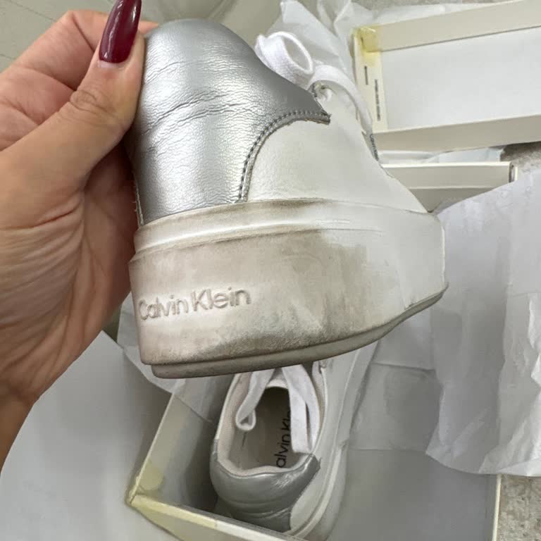 Calvin Klein Spor Ayakkabısında Ayak Yarası Ve Hızlı Kararma: Kalite Sorunu Ve İade Talebi