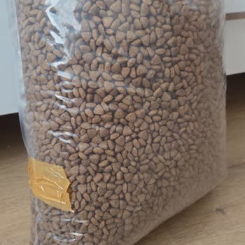 Siparişteki Kedi Maması Eksik Ve Orijinal Değil, Firmadan Cevap Yok