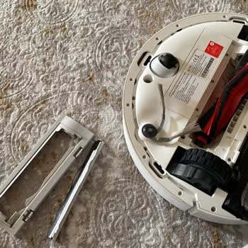 Roborock S8 Pro Ana Fırça Kapağı Kendi Kendine Kırıldı Ücretsiz Değişim Talebi