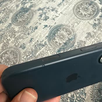 Apple MagSafe 17. Nesil Silikon Kılıfında Kısa Sürede Deformasyon Ve Parça Dökülmesi