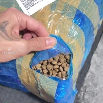 Patidepom.com Faturasız Çöp Poşetine Sarılmış Sahte Kedi Maması
