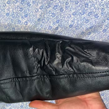 Deride Pul Dökülmesi Ve Kullanılamaz Hale Gelen Ceket İçin Tam İade Talebi