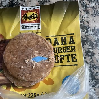 Beşler Dana Burger Köfte’de Mavi Renkli Plastik Parça Keşfedildi