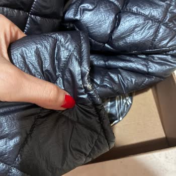 Network Online'da Lacivert Kapitone Deri Montta Belirgin Aşınma Ve Yanıltıcı İade Süreci