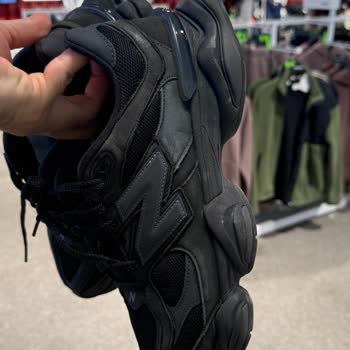New Balance 9060 Ayakkabısında Hızlı Renk Değişimi Ve İade Reddi
