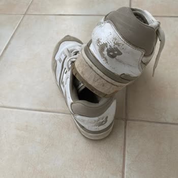 2 Yıllık Garantide 7 Ayda Deforme Olan New Balance 550 Ayakkabının Değişim Talebi