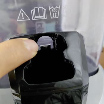 Bissell Halı Ve Koltuk Yıkama Makinesinin Sap Kilidi Kırıldı, Ücretsiz Garanti Değişimi Talebi