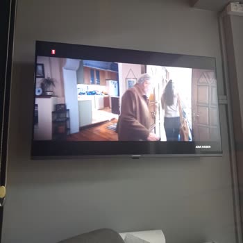 Grundig Televizyonda Görüntü Kaybolma Sorunu Çözülmedi, Değişim Talebi