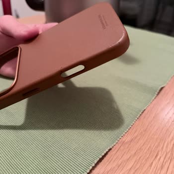 Apple Mağazasında Garanti Verilen Kılıf Kalitesiz, İade Reddedildi