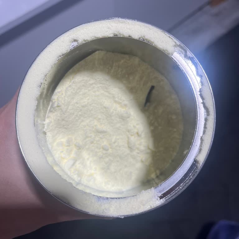 Migros'ta Hipp Organic Combiotic Mamada Sarı Renk, Balık Kokusu Ve Bebek Kusması