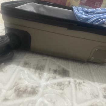 A Jet Uçuşunda Kırık Valiz Ve Geri Dönüşsüz Hasar Başvurusu