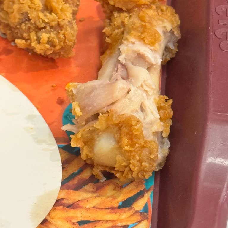 Popeyes’te Pişmemiş Tavuk Burger Ve Tekrarlayan Dikkatsizlik