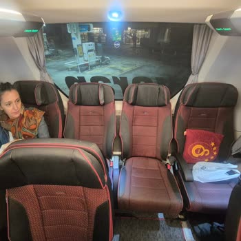Varan Turizm 2+1 Otobüsünde Arka Sırada Dörtlü Koltuk Düzeni