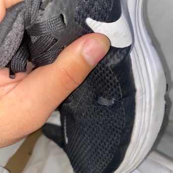 Nike Revolution 8 Ayakkabısında Kısa Sürede Açılmalar Ve Deformasyon Şikayeti