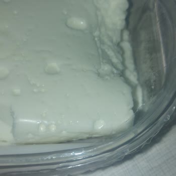 Duranlar Rulo Kaymak Bozulmuş, Rengi Yeşilimsi Ve Tadı Ekşi, Sağlık Endişesi