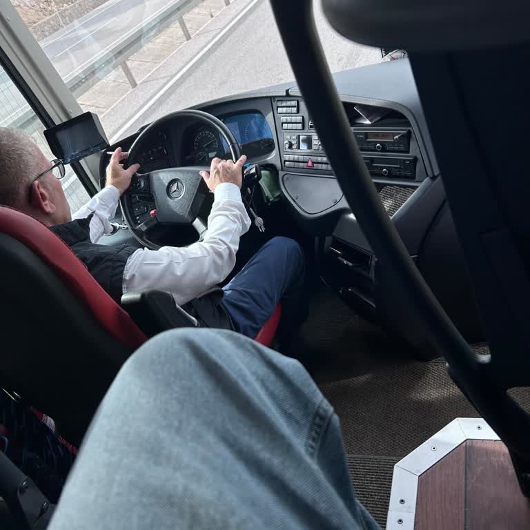 Geciken Sefer, Araçta Sigara Ve Yüksek Sesli Müzik, Yolcu Unutulması