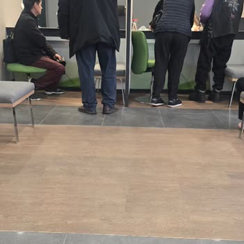 Garanti Bankası Keçiören Gazino Şubesinde Yaşlı Müşteriye Yönelik Kötü Hizmet Ve Uzun Bekleme
